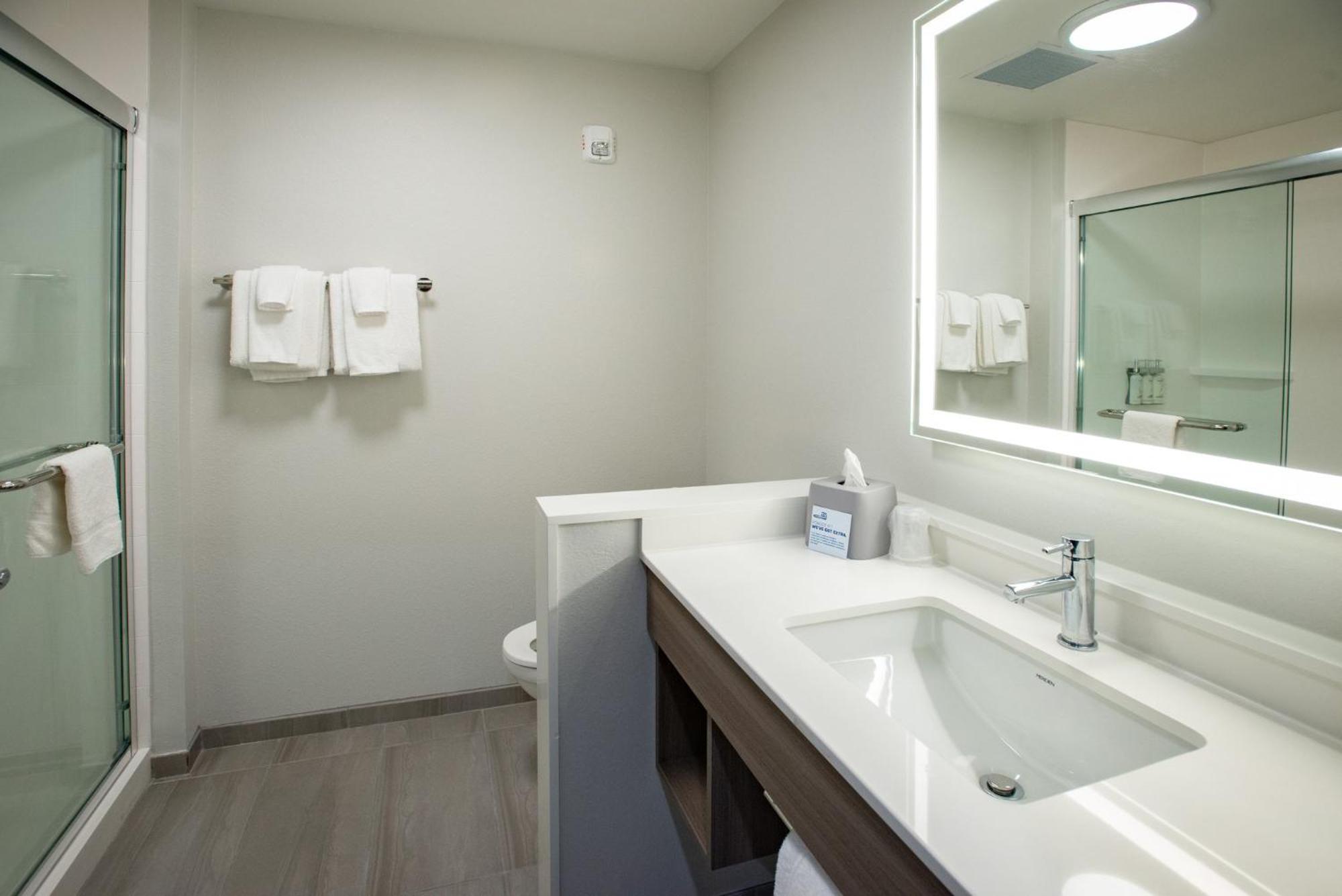 Holiday Inn Express & Suites Pensacola Airport North - I-10 By Ihg Ferry Pass Εξωτερικό φωτογραφία