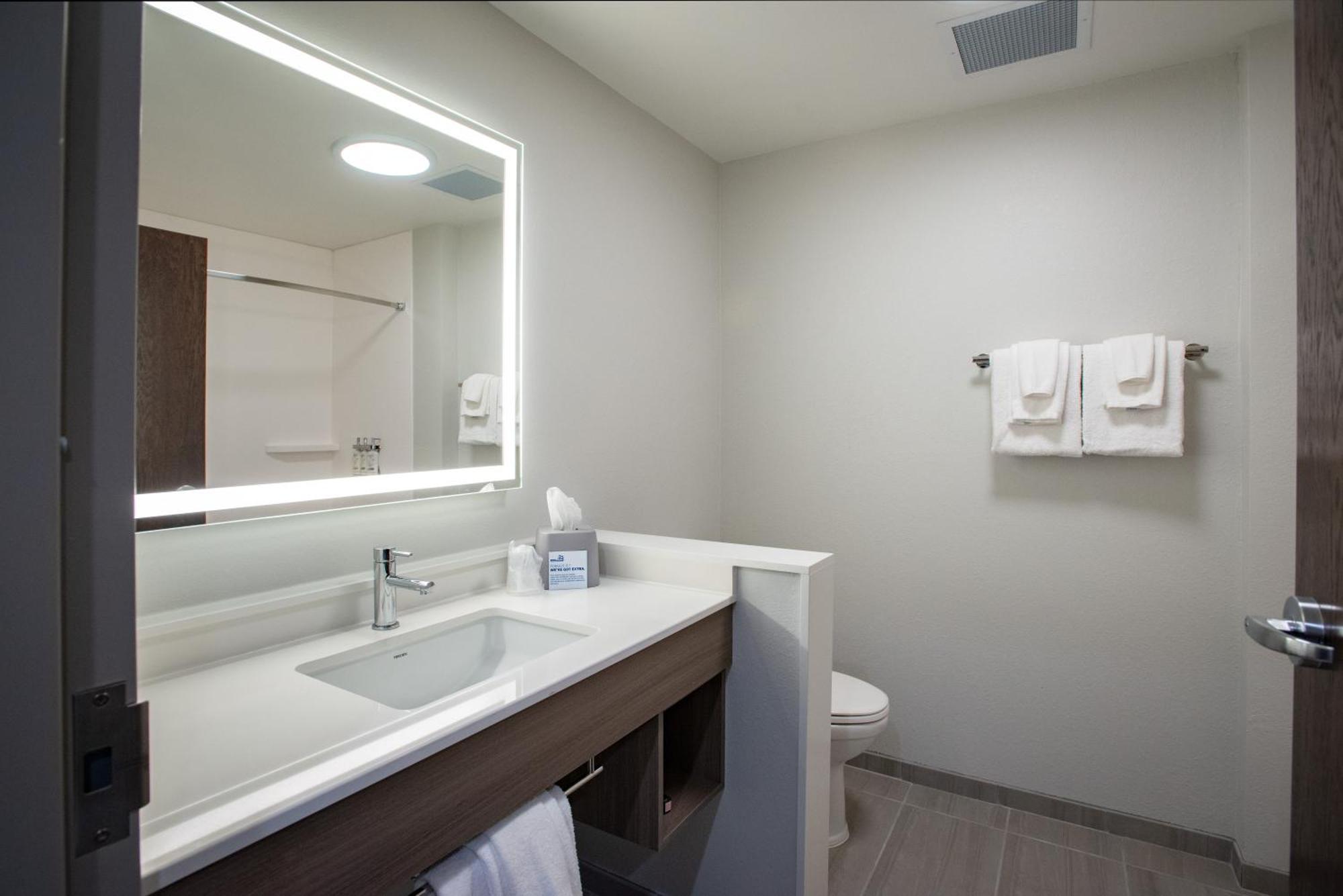 Holiday Inn Express & Suites Pensacola Airport North - I-10 By Ihg Ferry Pass Εξωτερικό φωτογραφία