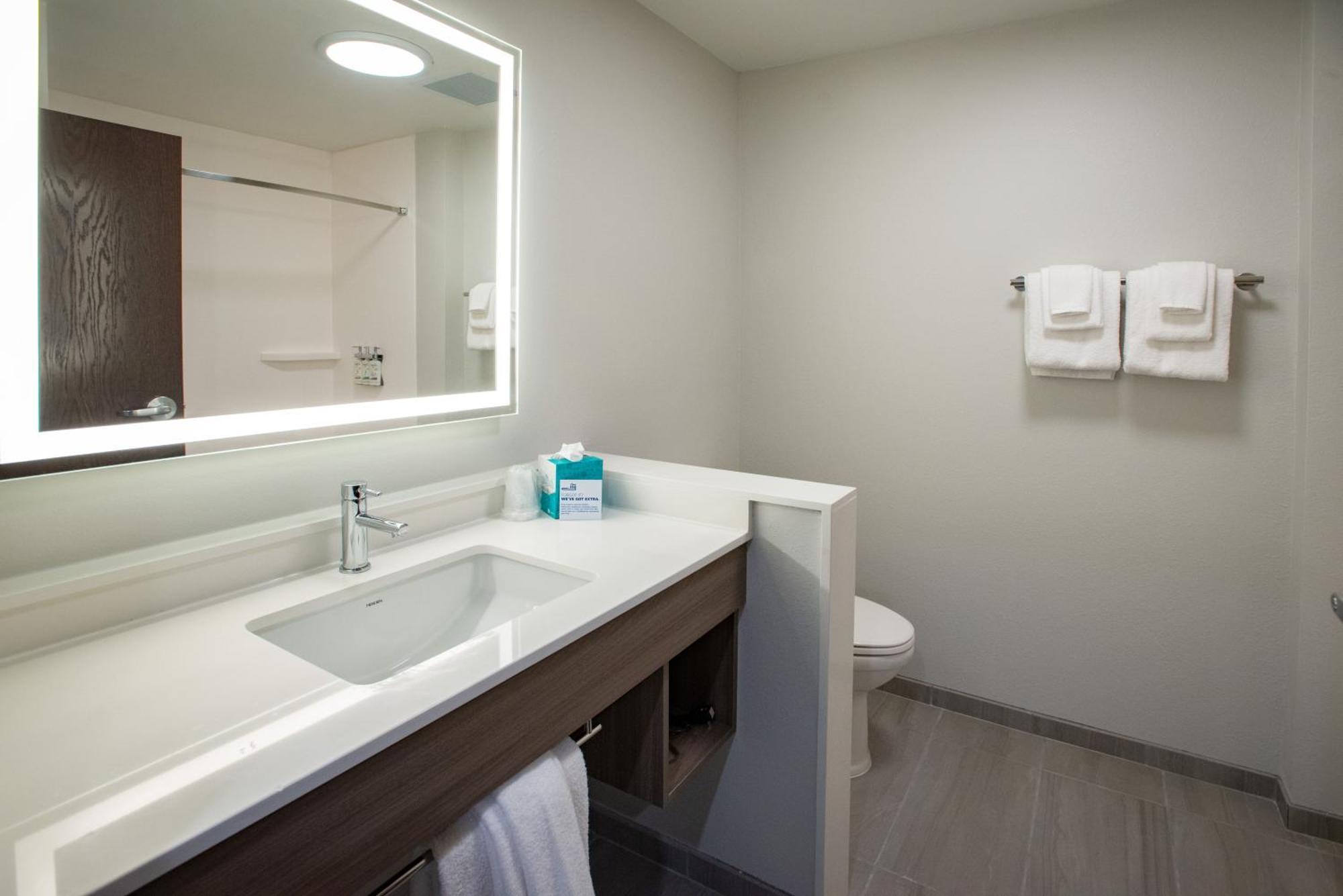 Holiday Inn Express & Suites Pensacola Airport North - I-10 By Ihg Ferry Pass Εξωτερικό φωτογραφία