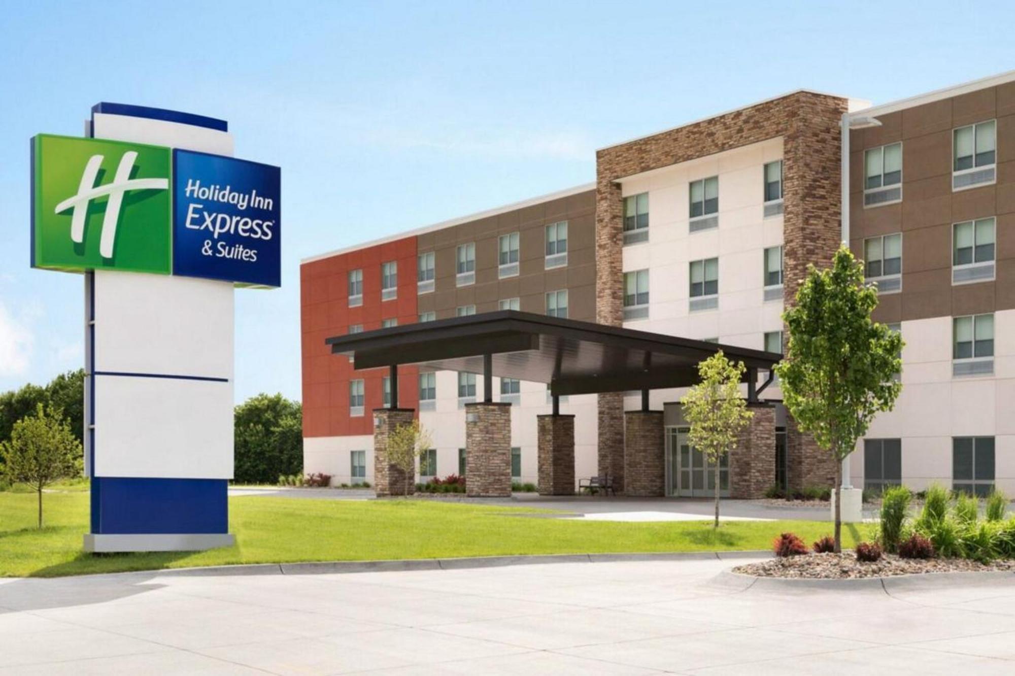 Holiday Inn Express & Suites Pensacola Airport North - I-10 By Ihg Ferry Pass Εξωτερικό φωτογραφία